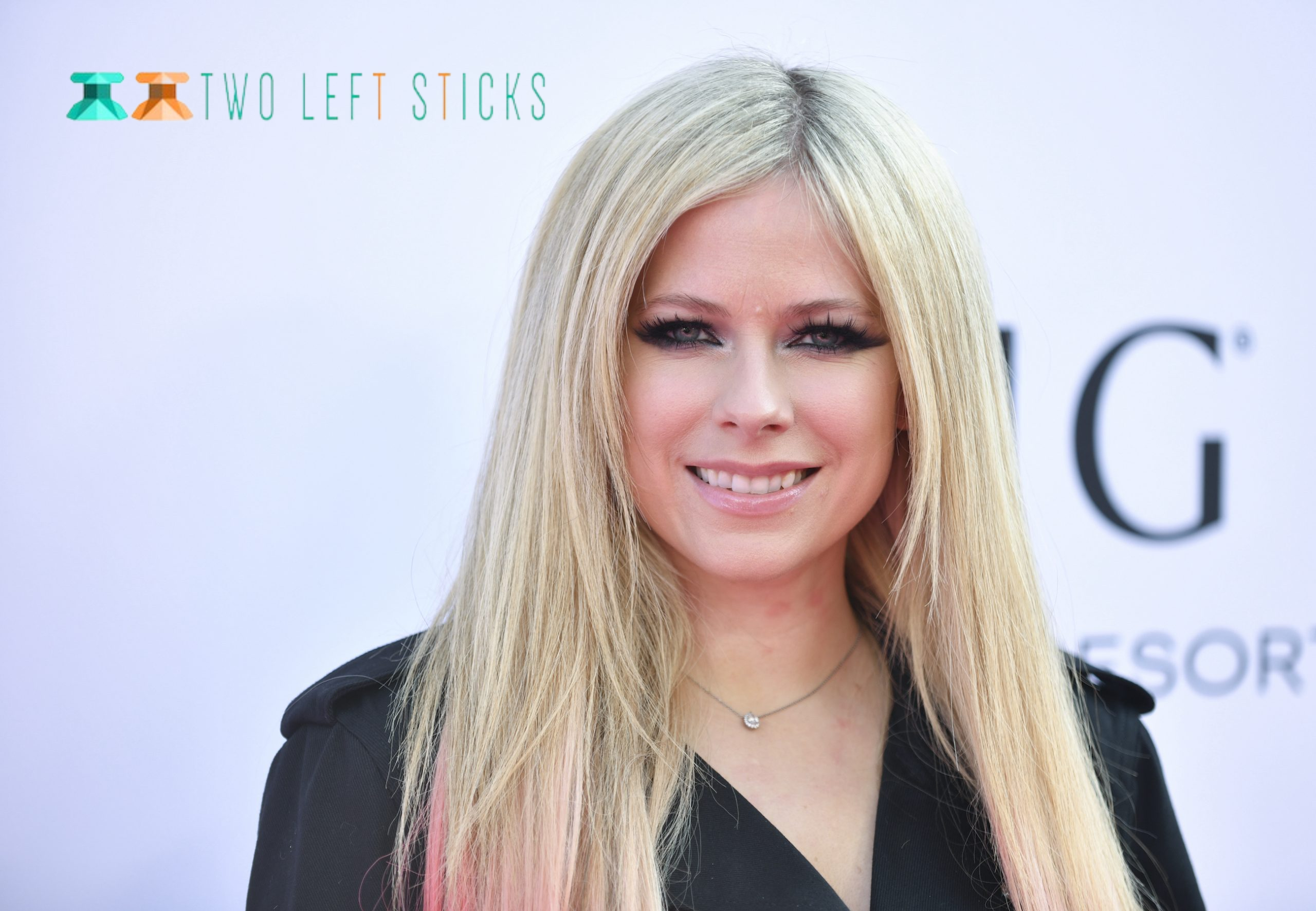 Avril Lavigne Net Worth: An Explanation of the Wealth of Famous Singer.