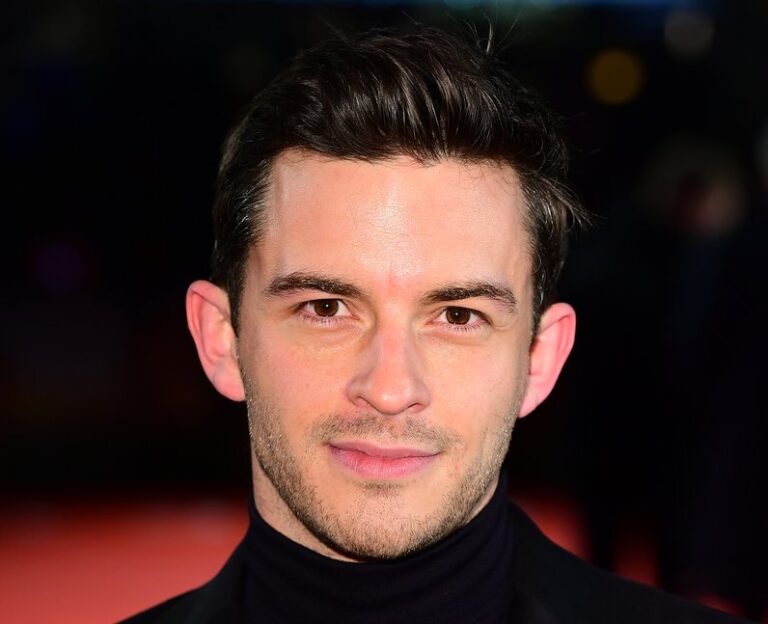 Is Jonathan Bailey gay? What do we know so far?
