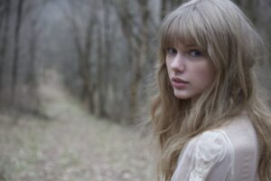 Taylor Swift will soon drop re-recording of "Speak Now"(Taylor's Version)
