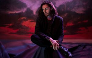 Hozier returns with the EP "Eat Your Young" and announces a world tour