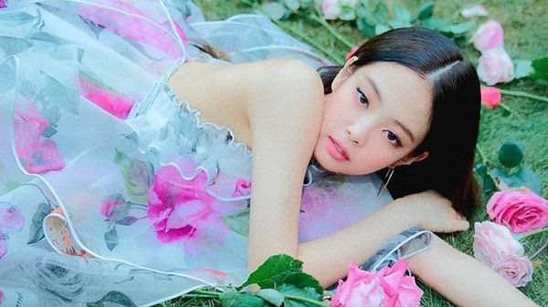Jennie set a new record as her solo MV has 900M YouTube views
